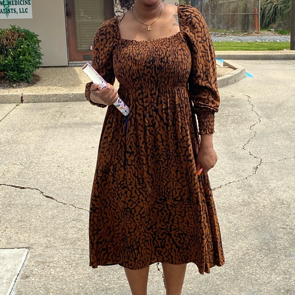 Modest Dress - Picture 6 of 7